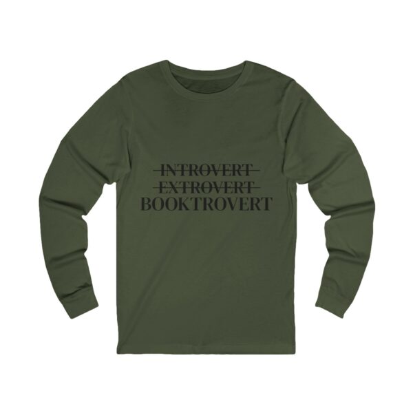 Booktrovert Tee